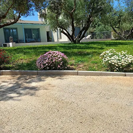 Villa-agrielia Nikiana